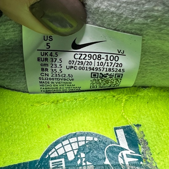Nike Air Max 90 Sneakers in White Spruce Grey Fog Hot Lime - Picture 9 of 9